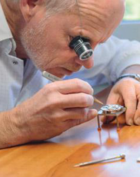 詹姆士·约翰森-青岛泰格豪雅维修中心制表师